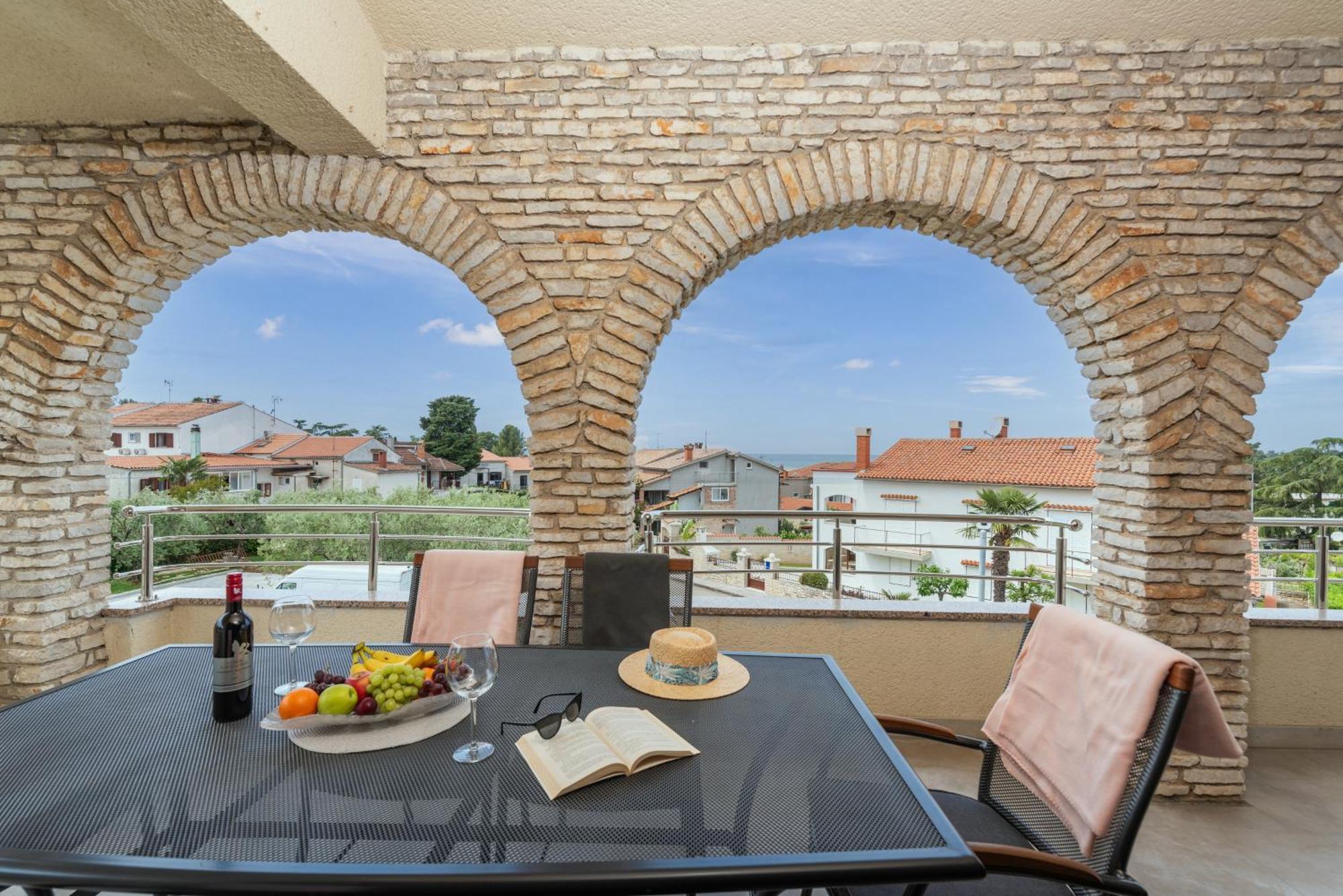 Apartments Marizela Porec Exterior photo