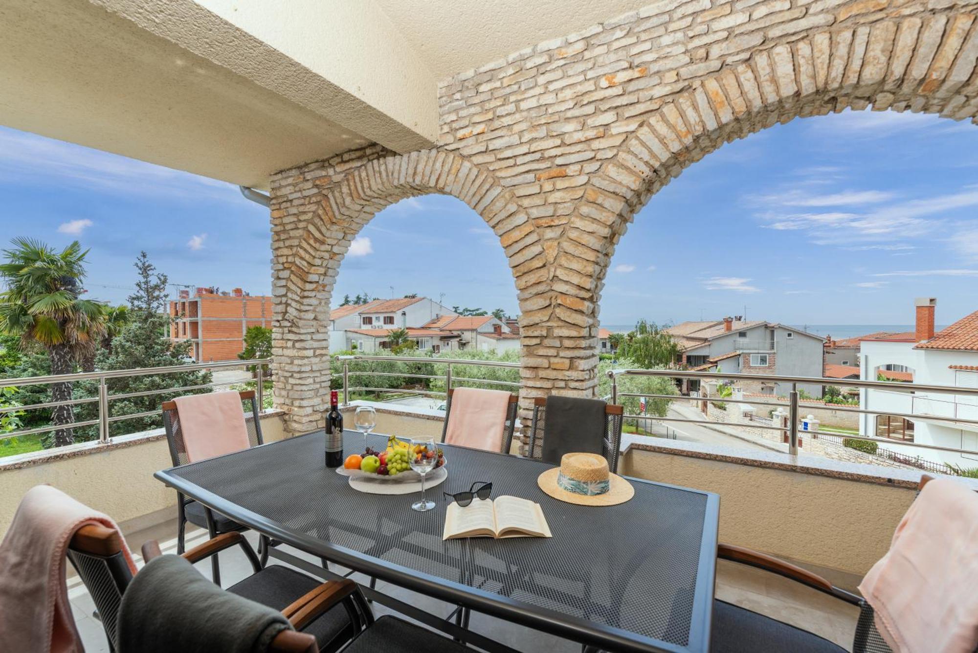 Apartments Marizela Porec Exterior photo