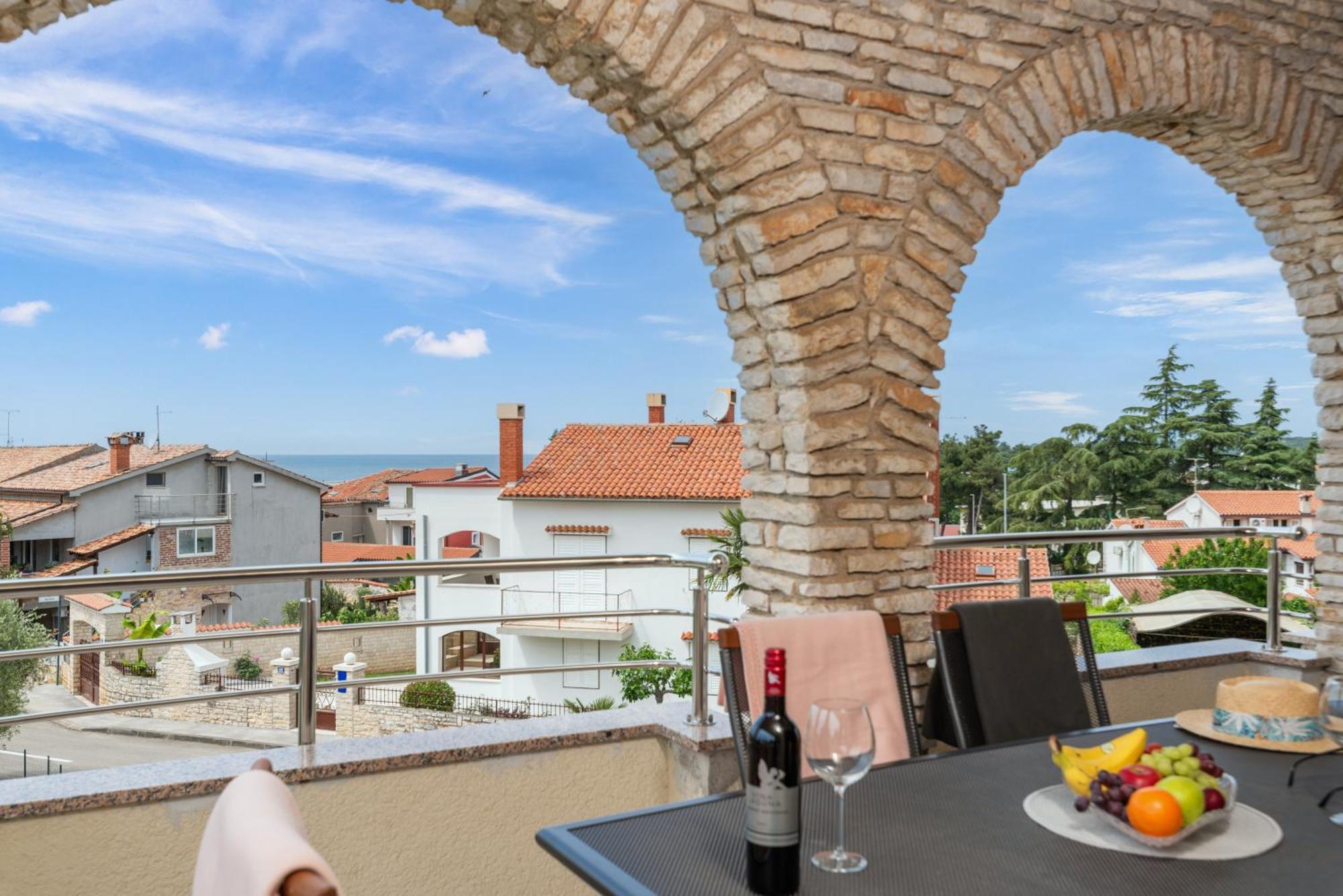 Apartments Marizela Porec Exterior photo