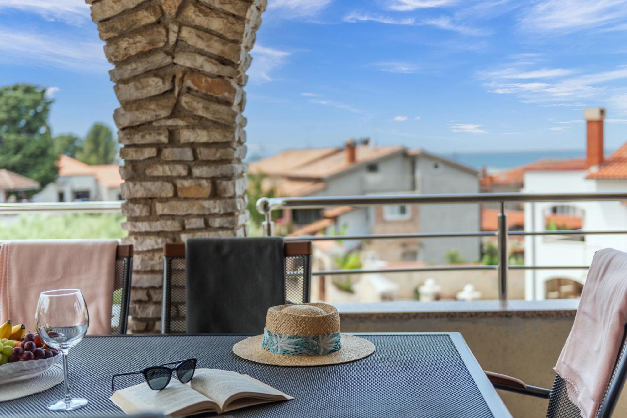 Apartments Marizela Porec Exterior photo