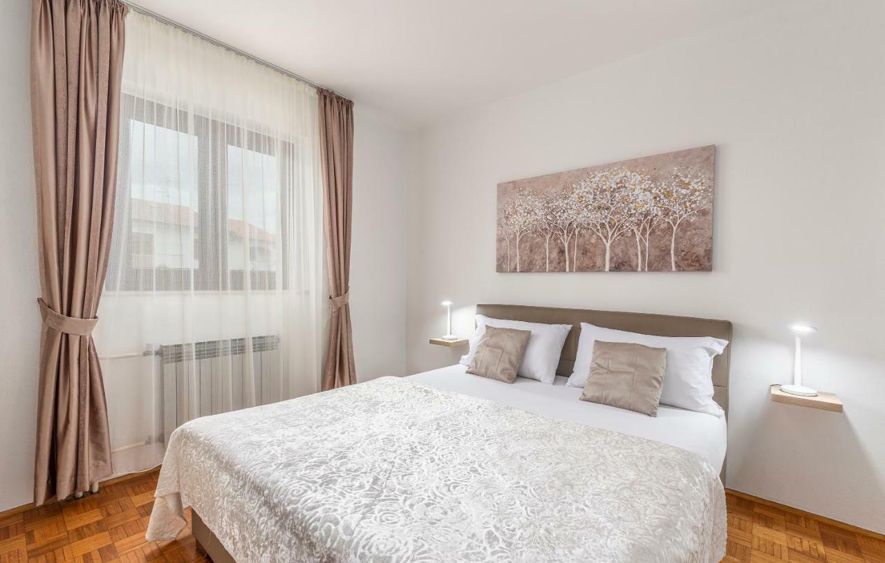 Apartments Marizela Porec Exterior photo