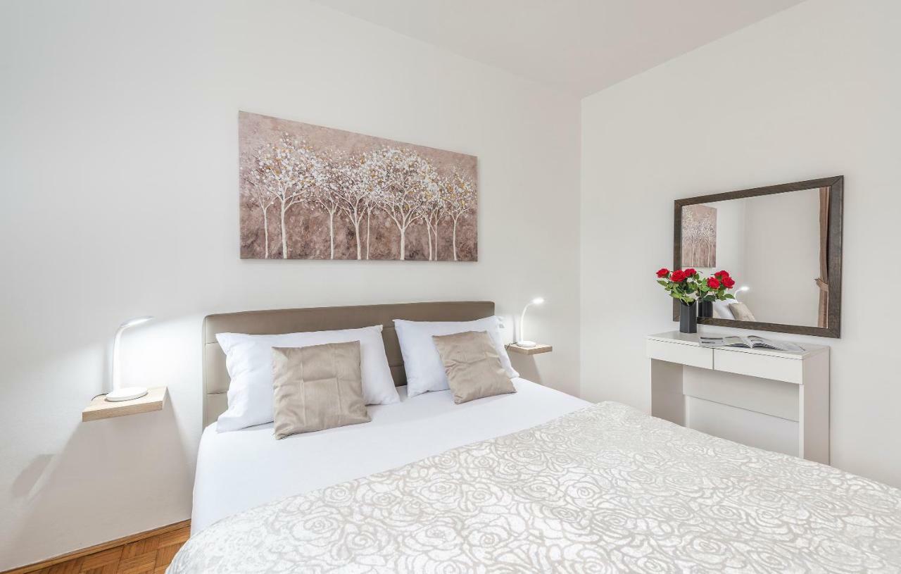 Apartments Marizela Porec Exterior photo
