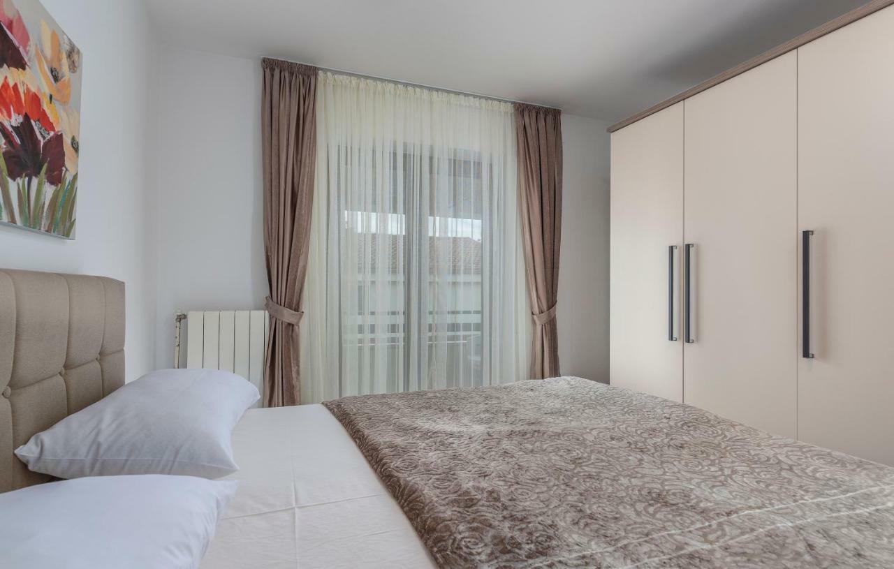 Apartments Marizela Porec Exterior photo