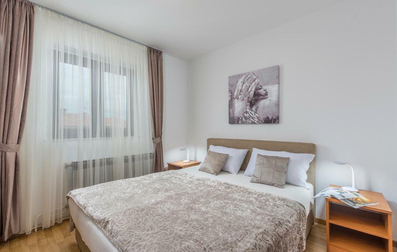 Apartments Marizela Porec Exterior photo