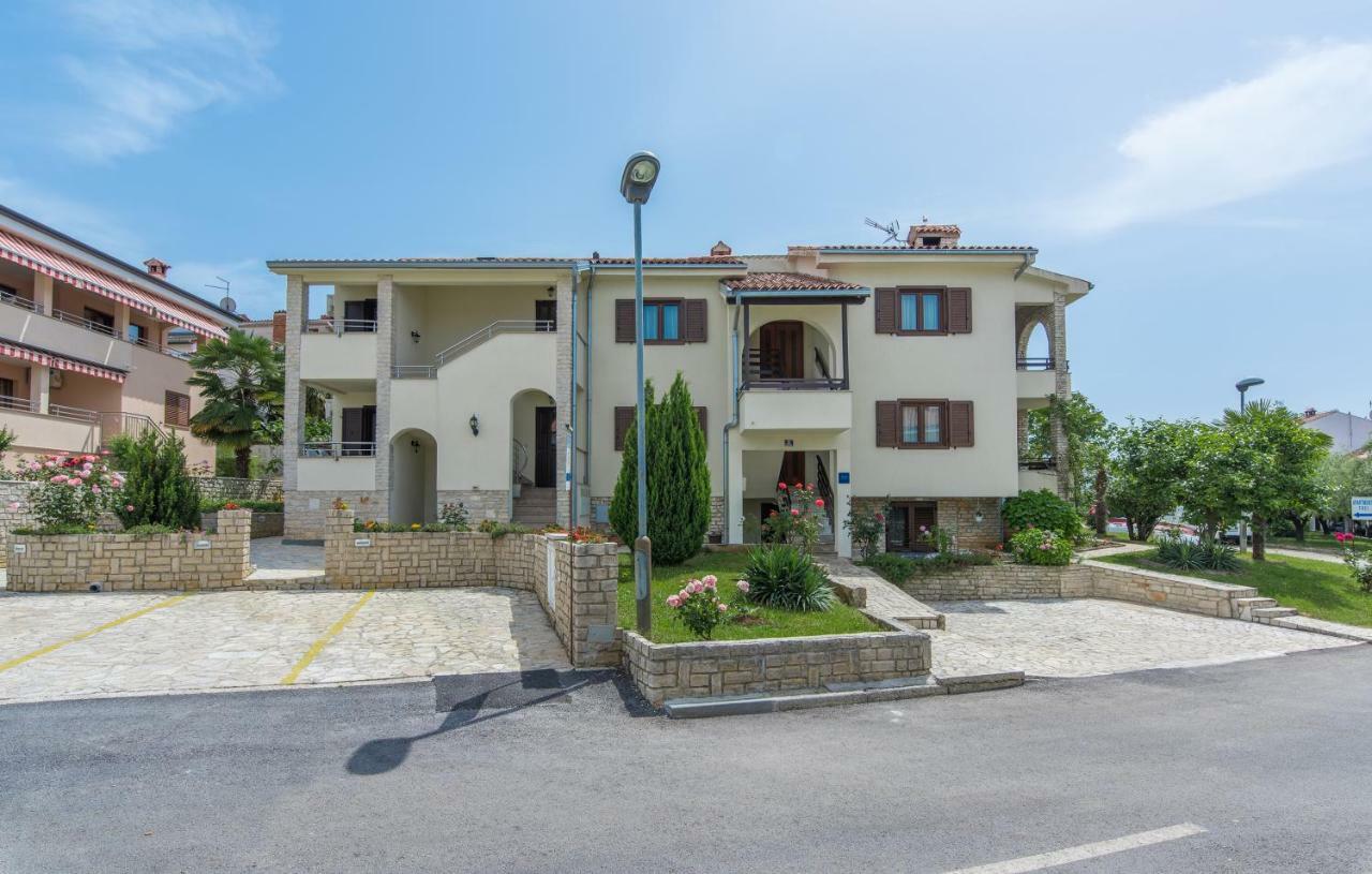 Apartments Marizela Porec Exterior photo