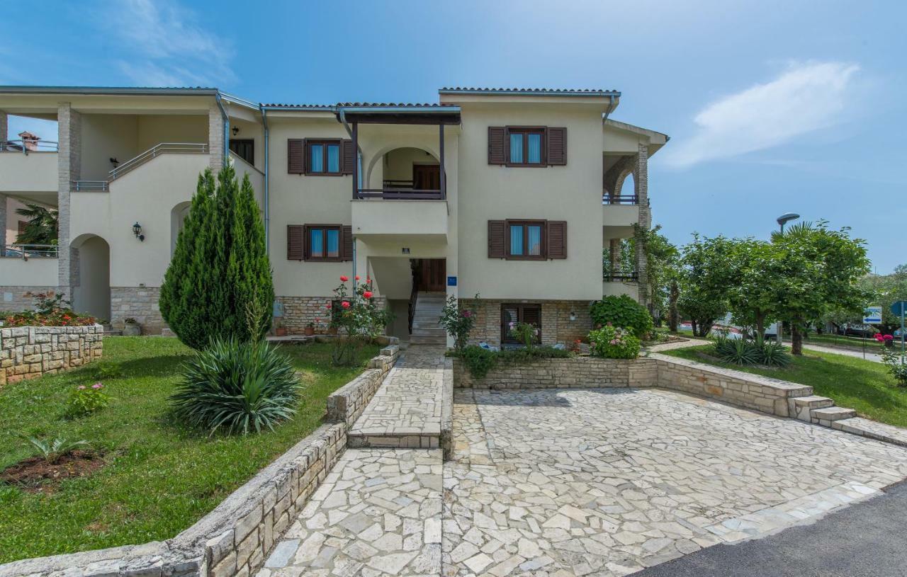 Apartments Marizela Porec Exterior photo